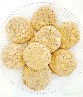  ?? PHOTOS: ATCO BLUE FLAME KITCHEN ?? Give oatmeal cookies an unexpected boost with white chocolate chips.