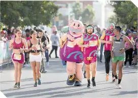  ?? ?? Un gran número de corredores se dio cita para participar en el evento de Mérida.