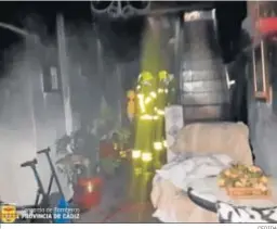  ?? CEDIDA ?? La intervenci­ón de los Bomberos de El Puerto y Jerez, del Consorcio Provincial.