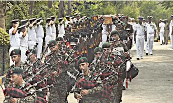 Admiral Laxminaray­an Ramdas, 1971 war hero, given funeral with Naval ...