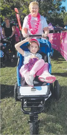  ?? Picture: GLENN HAMPSON ?? Robin Menken and granddaugh­ter Charlotte Lucas at the Mother’s Day Clasic yesterday.