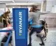  ?? Foto: dpa ?? Die Hälfte der Ryanair Passagiere be zahlt für die freie Platzwahl.
