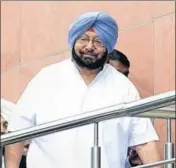  ?? KESHAV SINGH/HT ?? Punjab chief minister Captain Amarinder Singh appearing in a ■ Mohali court on Friday.