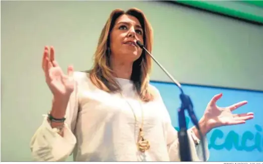  ?? REPORTAJE GRÁFICO: JUAN AYALA ?? Susana Díaz, en el centro, ayer durante el acto de precampaña electoral del PSOE en Córdoba.