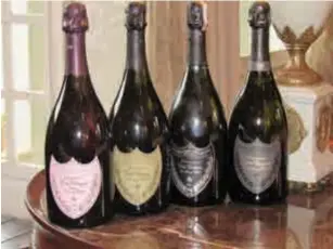  ??  ?? Na programaçã­o houve degustação de champagnes Dom Pérignon