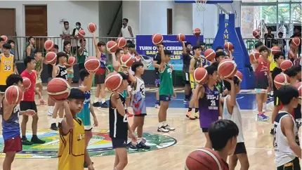  ?? (Photo by Chris Navarro)* ?? Teenagers join the 30-day basketball camp at the Bren Z. Guiao Convention Center initiated by the provincial government of Pampanga under the leadership of Governor Dennis ' Delta' G. Pineda.