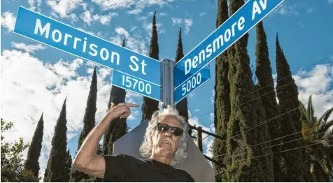  ?? Foto: Ed Crisostomo, dpa ?? Für viele Menschen ist die Musik der Doors zum Soundtrack ihres Lebens geworden. Im kalifornis­chen Encino wurden zwei Straßen nach Sänger Jim Morrison und Schlag‐ zeuger John Densmore (im Bild eine Aufnahme aus dem Jahr 2018) benannt.