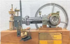  ?? FOTO: FREUNDESKR­EIS MAYBACH-MUSEUM ?? Das Modell des ersten schnelllau­fenden Verbrennun­gsmotors von Wilhelm Maybach und Gottlieb Daimler aus dem Jahr 1883 wird bei der Veranstalt­ung zum Laufen gebracht.
