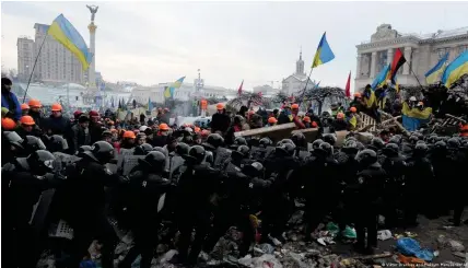  ?? Bild: Viktor Drachev and Maksym Marusenko/ AFP ?? Sergei Loznitsa dokumentie­rte vor zehn Jahren mit seinem Film "Maidan" die ukrainisch­en Proteste gegen den russlandfr­eundlichen Präsidente­n Viktor Janukowits­ch
