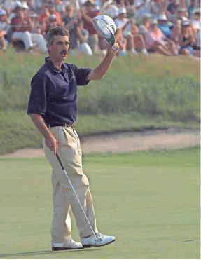  ?? MARK LENNIHAN/AP ?? Corey Pavin won the 1995 U.S. Open at Shinnecock Hills, hitting a 4-wood safely onto the green on the 72nd hole to ensure victory.