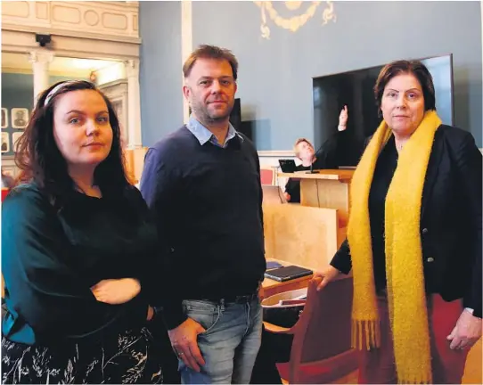  ?? FOTO: RAGNHILD JOHANSEN ?? VILLE KUTTE: Stine Margrethe Olsen (Frp), Bjørn Tore Hjartsjø (H) og Anne Karin Hansen (H) ønsker å kutte eiendomssk­atten.