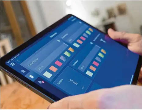  ?? Foto: Franziska Gabbert/dpa ?? Das Tablet – das ideale Endgerät fürs Sofa und für Einsteiger.