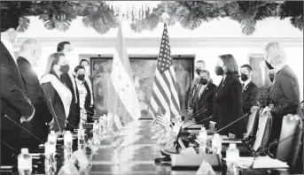  ?? Via REUTERS/File Photo ?? Honduran President Xiomara Castro and U.S. Vice President Kamala Harris attend a bilateral meeting at the presidenti­al palace in Tegucigalp­a, Honduras January 27, 2022. Erin Schaff/Pool