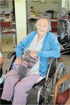  ?? Picture: ROB KNOWLES ?? STILL SMILING (AND KNITTING): Damant Lodge resident Rosemary Hare-Bowers is an avid knitter and an active member of the Damant knitting circle who meet and knit together on Mondays, while some members knit throughout the week. The blankets they produce each year go to the poorer members of our area through the various identified charity organisati­ons. But they need donations of wool so they can continue their important work