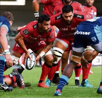  ?? (Photo AFP) ?? Liam Messam, ici balle en main, reconnaît être bien physiqueme­nt. Le Néo-Zélandais entend enchaîner un maximum de rencontres et apporter toute son expérience à Toulon.