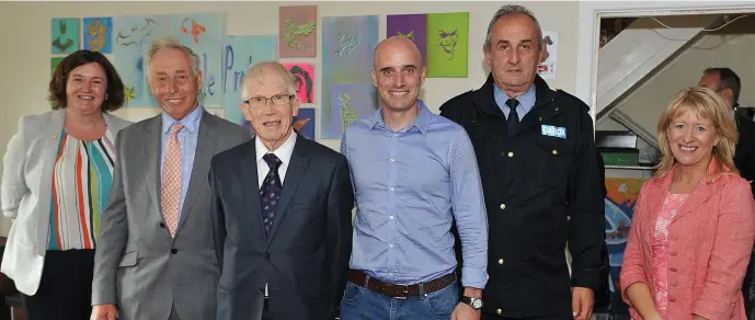  ??  ?? Anita O’Shea, Alan O’Donoghue and Insp. Brendan Cadden, CABLE Project and Aisling Sheridan, LCC with ‘Pride of Place’ judges William Beattie and Donal Connolly during their visit to Moneymore.