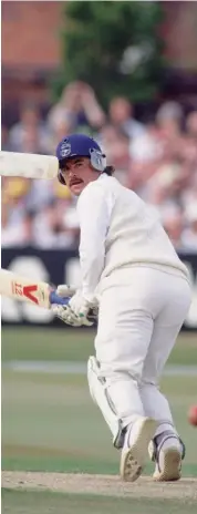  ??  ?? Allan Lamb: Slazenger V12