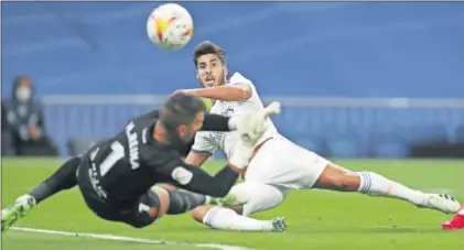  ?? ?? Asensio marca el segundo de los tres goles que consiguió el miércoles contra el Mallorca.