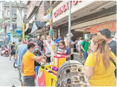  ??  ?? STREETFOOD cart in Ronquillo of Ongpin.