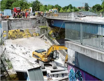  ?? Archivfoto: Silvio Wyszengrad ?? Die Ackermann Brücke in Augsburg wurde nach ihrem Einsturz neu gebaut. Laut SPD müssten viele Brücken in Bayern saniert werden.