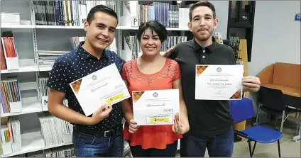  ??  ?? Los premiados fueron Jesús Manuel Parra, Thania Yisel Torres y Roger Guadalupe Pérez