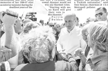  ??  ?? Muharrem meets with members of Muslim community in Komotini, Greece.