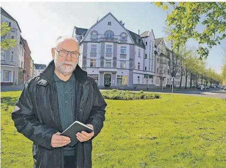  ?? ARCHIV-FOTO: STRÜCKEN ?? Am Hardenberg­platz: Manfred Grünwald, Vorsitzend­er des Bürgervere­ins Krefeld-Ost.