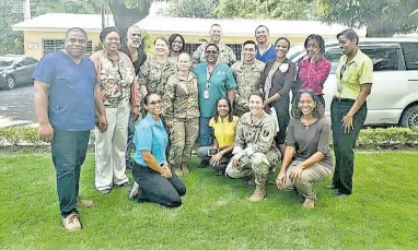  ??  ?? Local government veterinari­ans training with USS Comfort.