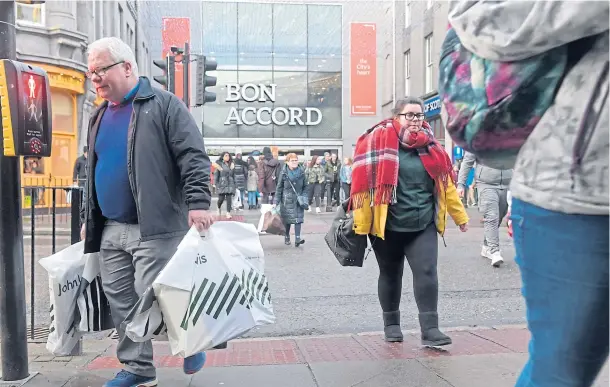  ?? Photograph by Kath Flannery ?? CONCERN: The Scottish Retail Consortium warned the rates rise comes at a testing time when consumers are only spending on essentials.