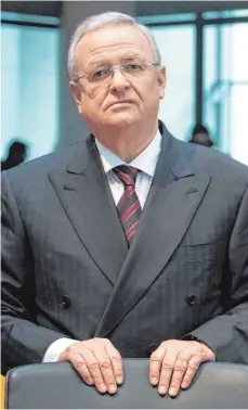  ?? FOTO: DPA ?? Martin Winterkorn vor dem Abgas-Untersuchu­ngsausschu­ss: 16 Monate nach seinem Rücktritt gibt sich der Ex-Manager betroffen.