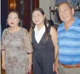  ??  ?? Valeriano Avila with wife Jessica and daughter Katrina