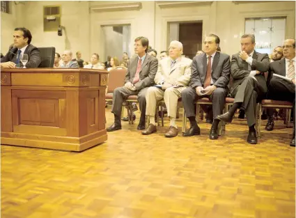  ??  ?? Con las ponencias del gobernador Ricardo Rosselló y de varios exgobernad­ores, el Senado discutió la semana pasada en vistas públicas, el proyecto que propone una consulta de status.