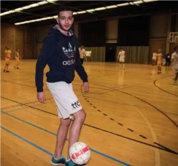  ??  ?? Anouar Boukhari. Hij moet Proost Lier vooral doelpunten bijbrengen. “Elk seizoen maak ik er tussen de dertig en de veertig.”
FOTO TOM
GOYVAERTS