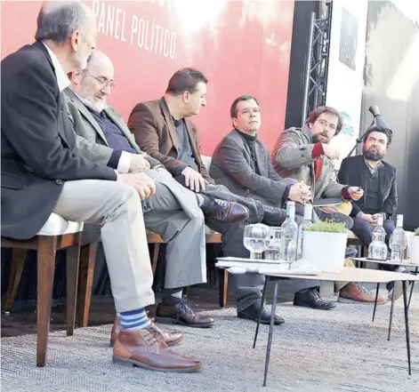  ??  ?? ► Cinco analistas políticos participar­on ayer en “Conversaci­ones en La Tercera”.