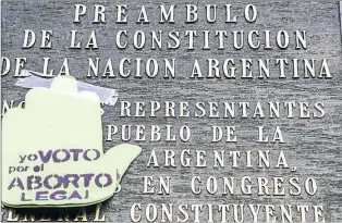  ?? CEDOC PERFIL ?? RECLAMO. El tema de la constituci­onalidad enfrenta diversas miradas jurídicas.