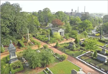  ?? Special Photo ?? Oakland Cemetery was built in 1850 and spans about 50 acres.