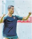  ?? FOTO: DPA ?? Auf alles vorbereite­t: Cristiano Ronaldo übt im Training sogar Torjubel.
