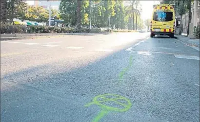  ?? JORDI ROVIRALTA ?? El accidente tuvo lugar en un paso de cebra a pocos metros del cruce del paseo Valldaura y Fabra i Puig