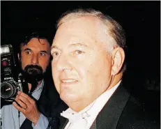  ?? RICK RYCROFT/THE ASSOCIATED PRESS/FILE ?? Australian tycoon and America’s Cup winner Alan Bond lived from deal to deal and personifie­d corporate excess.