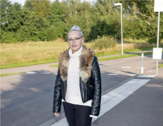  ?? Bild: Jari Välitalo ?? Camilla Bollesparr reagerade starkt på händelsen och hörde direkt av sig till Hallandstr­afiken och gjorde en polisanmäl­an om olaga hot.