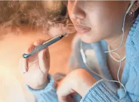  ?? WHITEBALAN­CE.OATT, GETTY IMAGES ?? Vaping and e-cigarettes do pose a risk of secondhand smoke to children in the household, according to a new study.