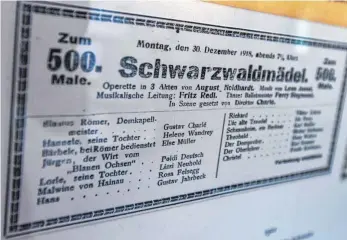  ?? FOTOS: DPA ?? Diese originale Eintrittsk­arte zur Operette „Schwarzwal­dmädel" stammt aus dem Jahr 1917.