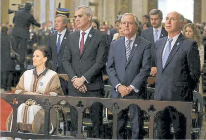  ??  ?? Tedeum. Gabriela Michetti y su pareja, Juan Tonelli, con Federico Pinedo y Ricardo Lorenzetti, el jueves.