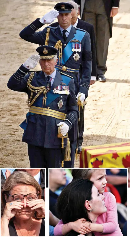  ?? ?? Tears: Woman in the crowd weeps
Watching history unfold: Girl is lifted up so she can see