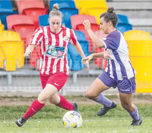  ?? Picture: CHRIS HOLMES ?? RUN HOME: Innisfail United’s Kaila Musumeci in the pivotal August 5 win against Southside Comets at Callendar Park.