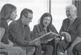  ?? COURTESY OF UBC PRESS ?? Tla’amin Nation elder Elsie Paul (far right) worked with (from left) Paige Raibmon, Davis McKenzie and Harmony Johnson on the First Nation project, the first full-length, web-based, media-rich RavenSpace publicatio­n.