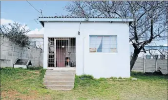  ?? Picture: JUDY DE VEGA ?? ATTACK SCENE: The house in Graham Bell Street, Despatch where Rocco Swanepoel died at the weekend after being attacked by an intruder