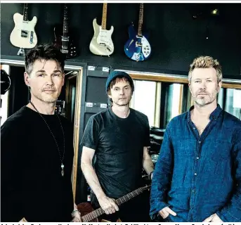  ??  ?? A-ha bei den Proben zu „Unplugged“: Morten Harket, Pal Waaktaar-Savoy, Magne Furuholmen (v. li.)