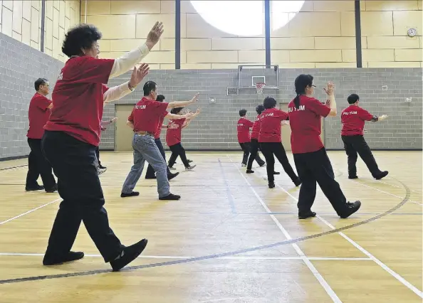  ?? ED KAISER ?? The Boyle Street Community Centre plays host to a Chinese seniors’ recreation club on Monday. The facility will be taken over by the YMCA.