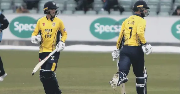  ??  ?? Michael Richardson and Graham Clark run between the wickets